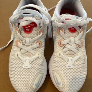 Nike Renew Run size 7 in excellent condition